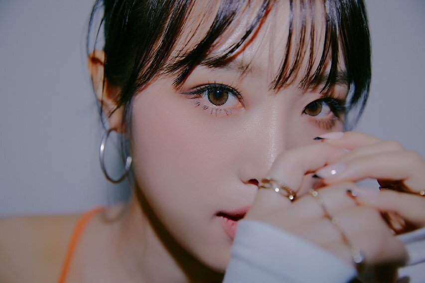  최예나 인스타그램 화보 사진들과 셀카 모음
