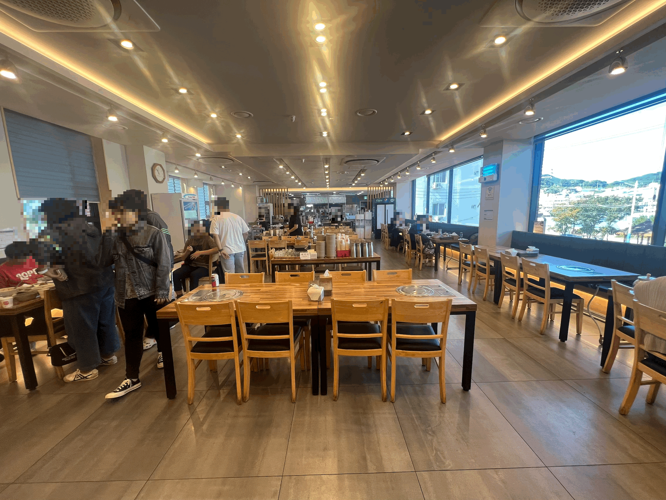 동피랑 전복마을 식당 내부