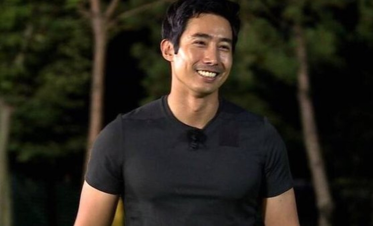  '이근 대위 200만원 안 갚아' 피해 주장 네티즌 등장