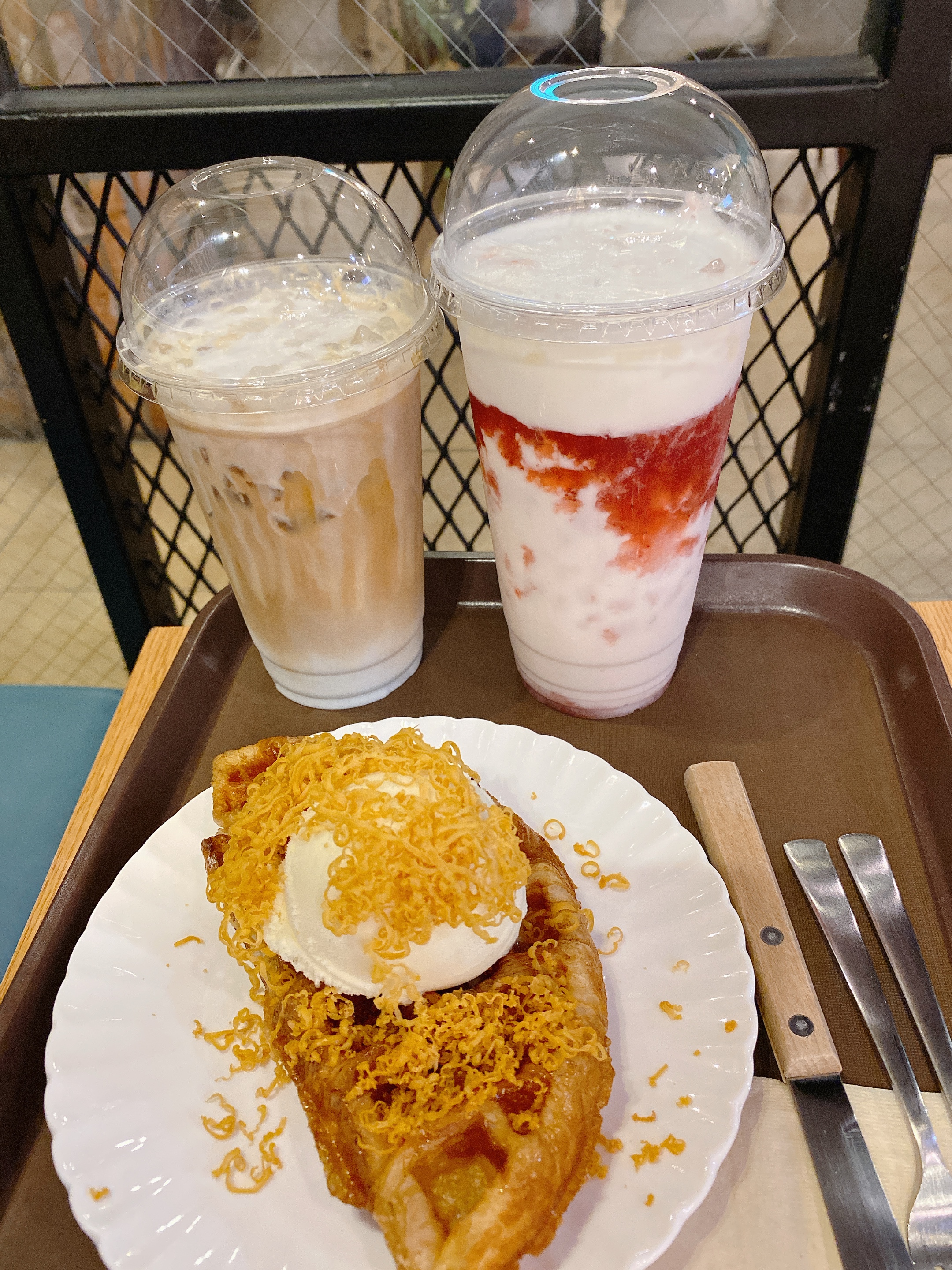  강남역 공부카페 카공 추천!  디저트도 많고 좌석도 편하고  분위기도 good!