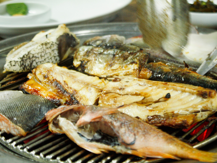  백반기행 속초 88 생선구이 맛집 모듬 정식 가격 영업 오픈 시간 허영만 고두심 1빅2일