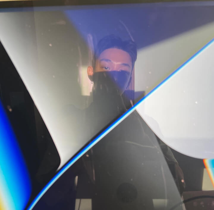 마약 상습 투약 혐의를 받고 있는 배우 유아인이 대중 앞에서 사과했다.