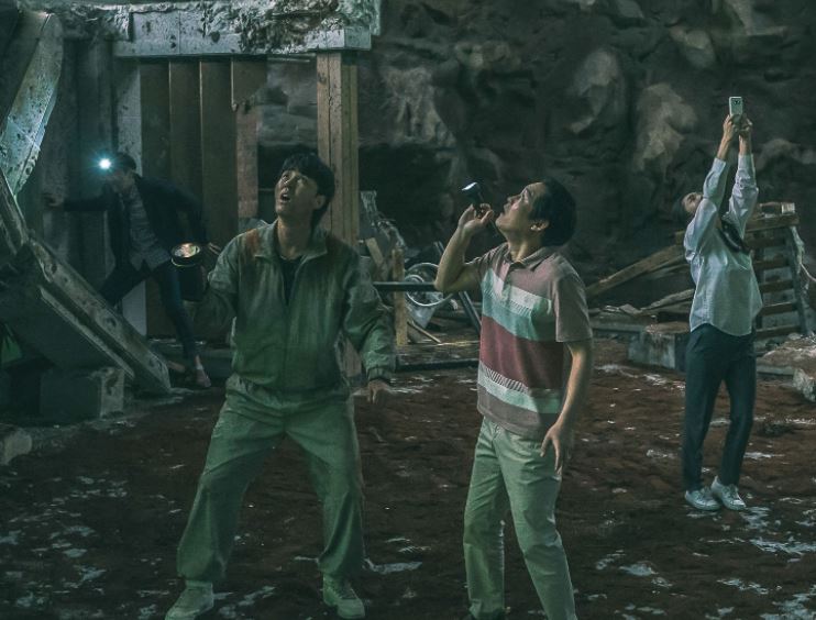 영화 싱크홀