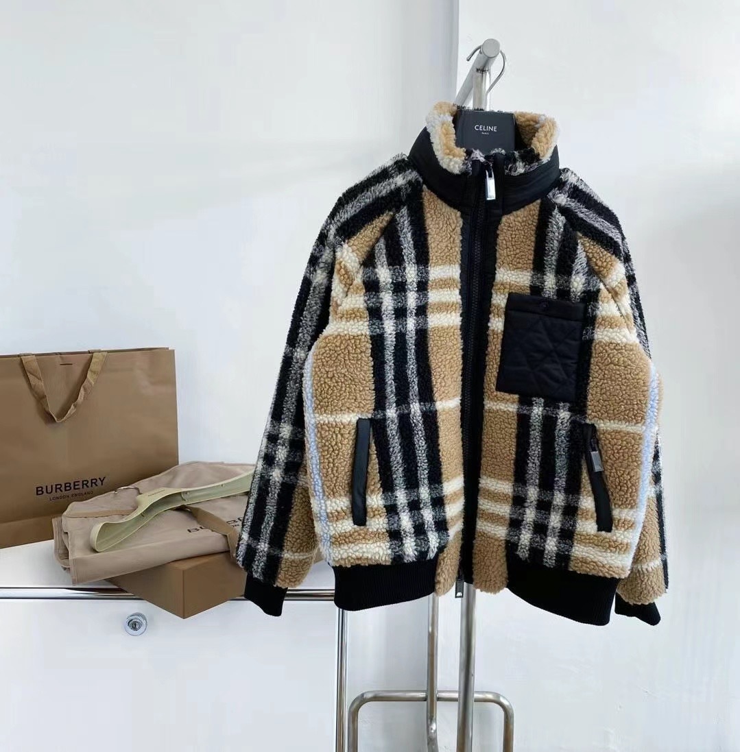  [BURBERRY] 버버리 다이아몬드 체크 플리스 자켓 8036146