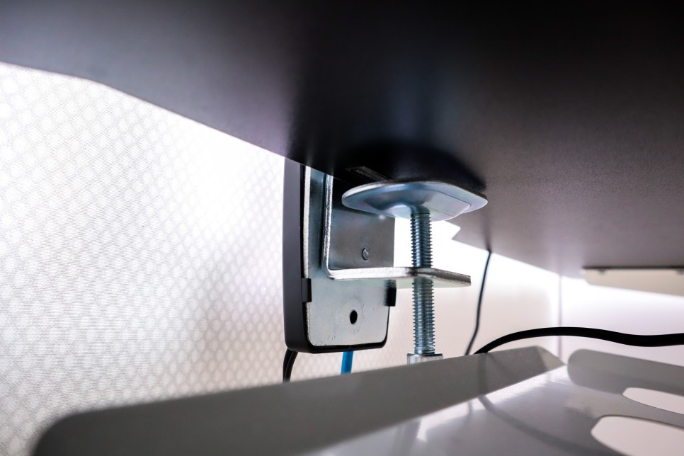 카멜 CMA2P 가성비 괜찮을까? 데스크셋업에 꼭필요한 32인치 모니터암 카멜 CMA2P 가성비 괜찮을까? 데스크셋업에 꼭필요한 32인치 모니터암