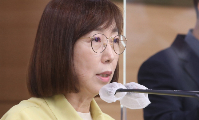  백경란 "코로나19 퇴치 불가능. 우리나라 최근 OECD 국가 대비 환자 발생 다소 높아"