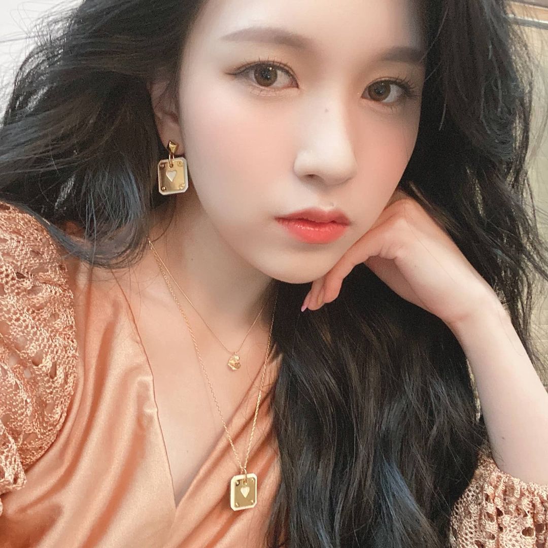  트와이스 미나 TWICE MINA 알콜프리 무대의상 움짤 사진