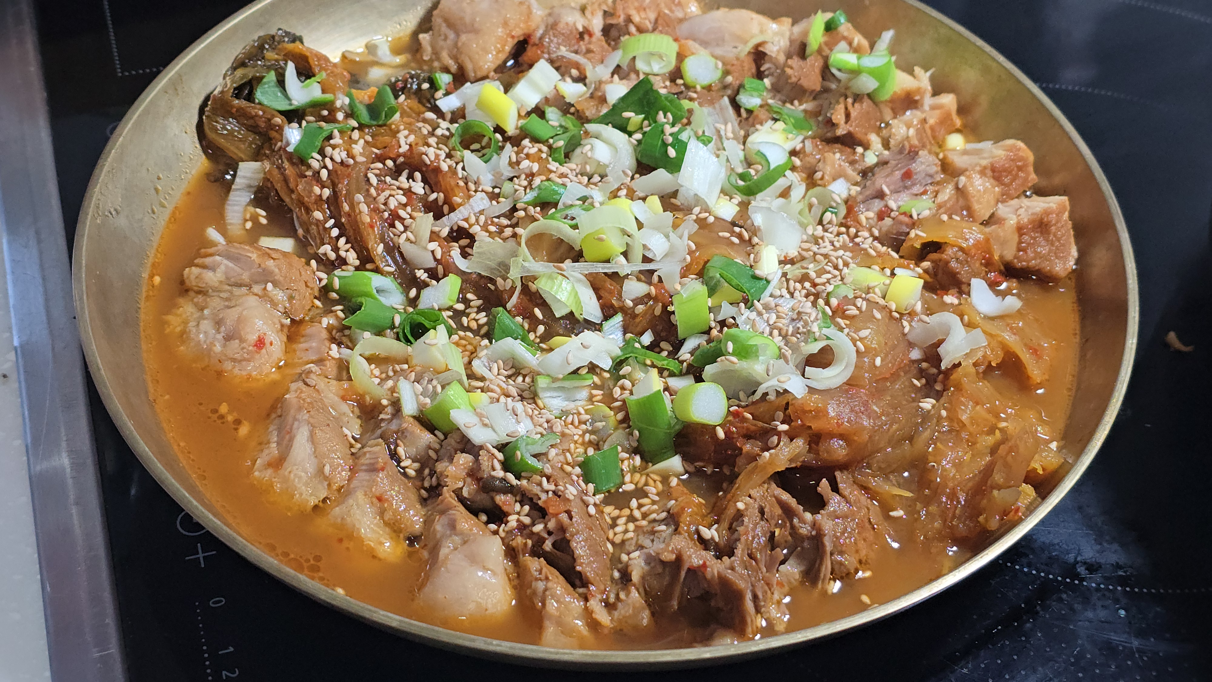 통삼겹김치찌개