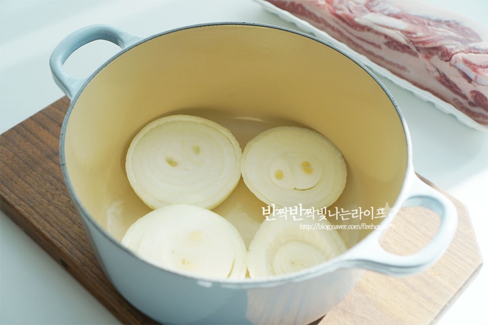 만들기 삼겹살수육 보쌈김치 맛있게~ 무수분 수육 보쌈 무김치 19