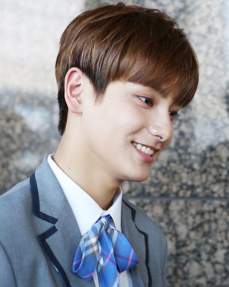 데뷔하고 비주얼 떡상한 프듀 시절 박지훈 옆에 있던 연습생...jpg | 인스티즈