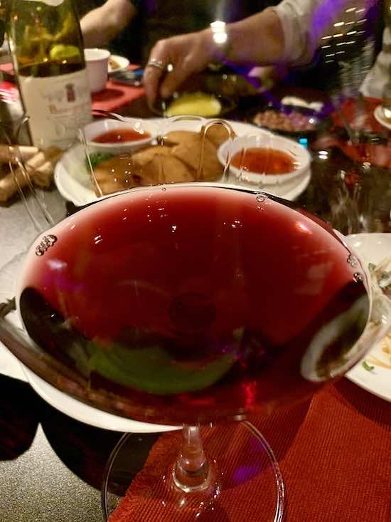 Domaine Gros Fr&egrave;re & Soeur Bourgogne Hautes-C&ocirc;tes de Nuits Rouge 2017의 색