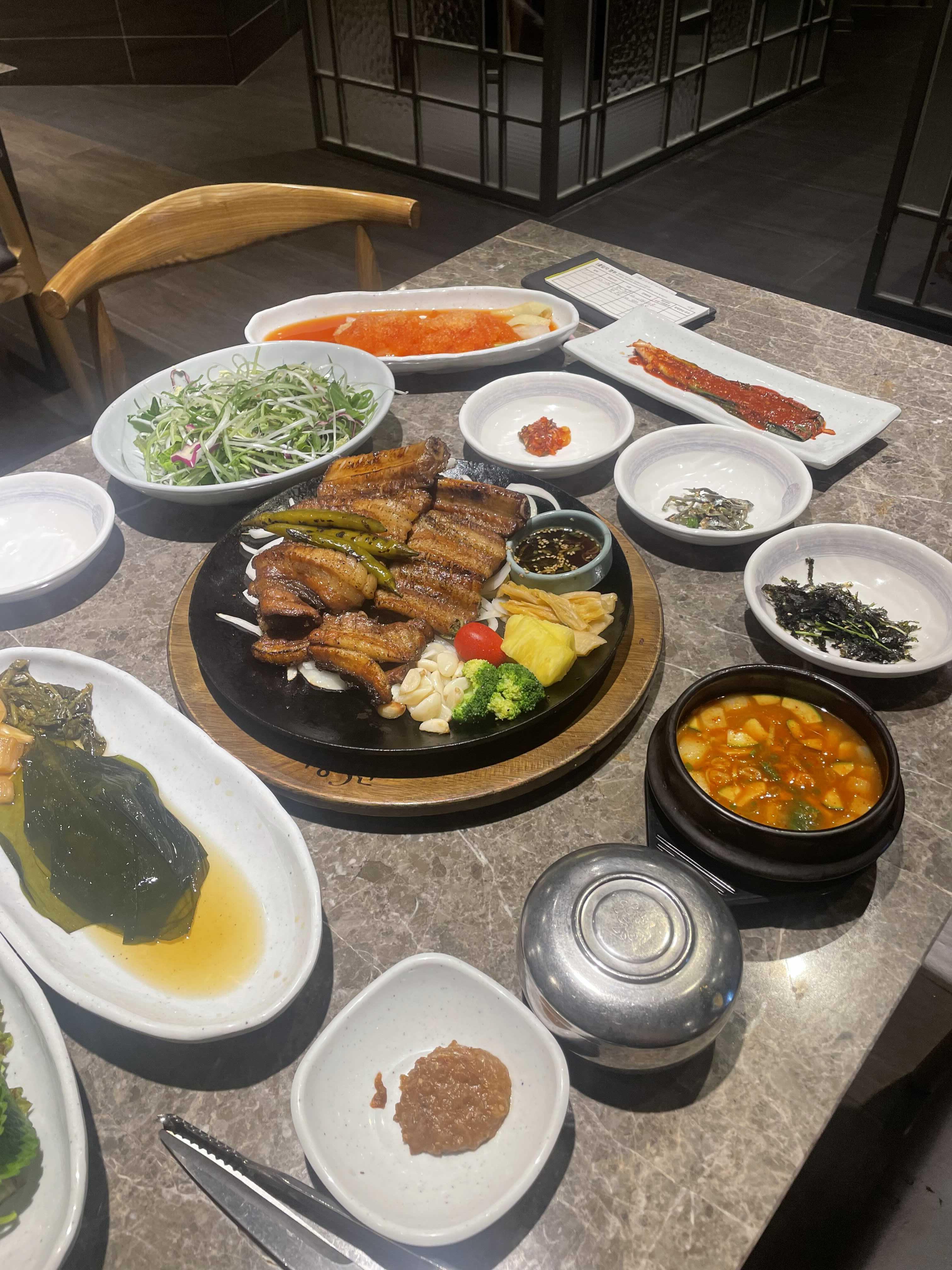  가족외식으로 최고인 부산 해운대구 찐맛집 “식당3선” 구워서 나오는 돼지갈비 소갈비 점심특선 최고