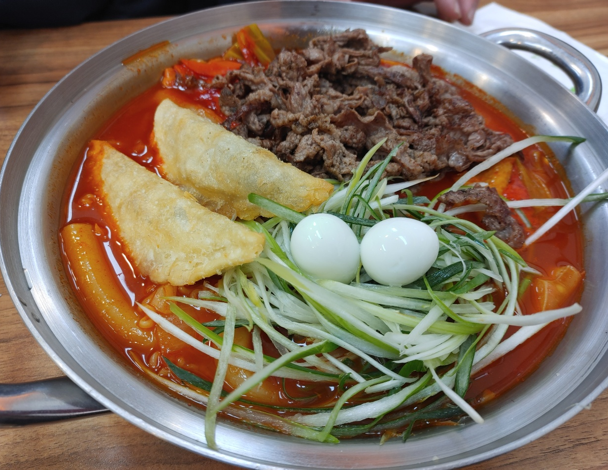  비싸긴 한데.. 맛은 있는... 청년다방 떡볶이 (2명이서 38,000원 호로록)