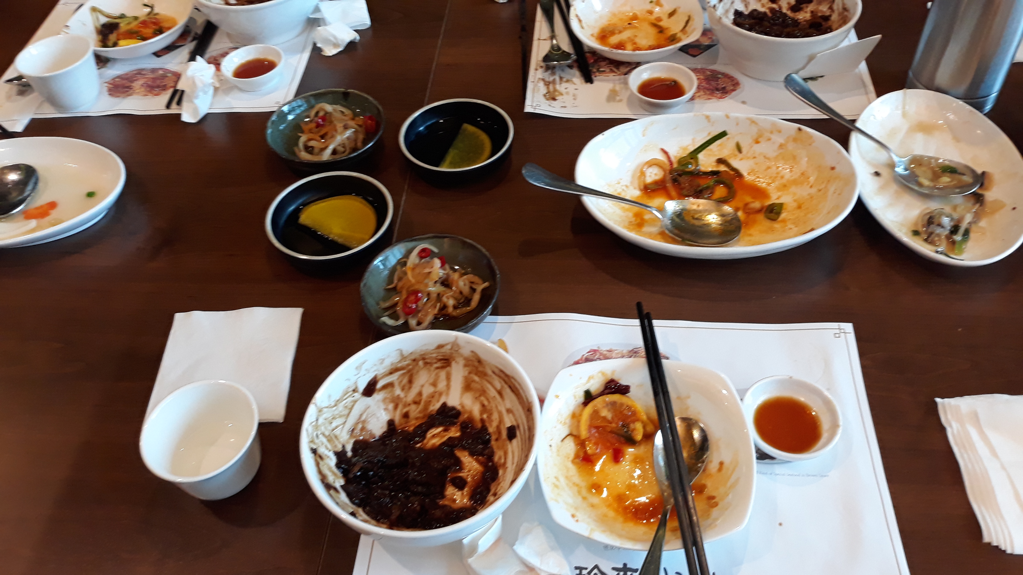 맛있게 먹고 비워진 접시들