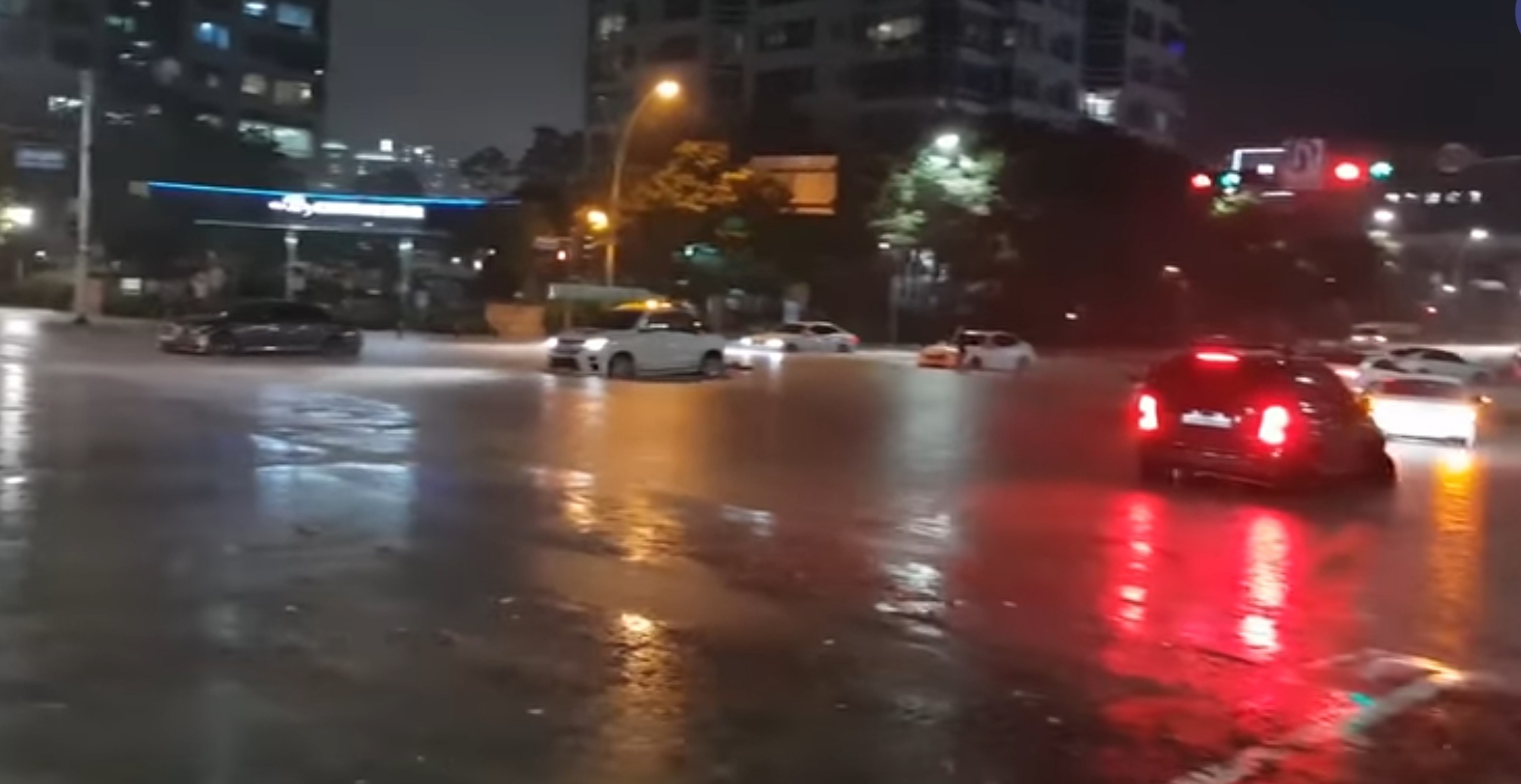  주차해둔 애마가 침수되면? 보험처리 받자.(얘는 보상해주고 얘는 보상 안되요.)