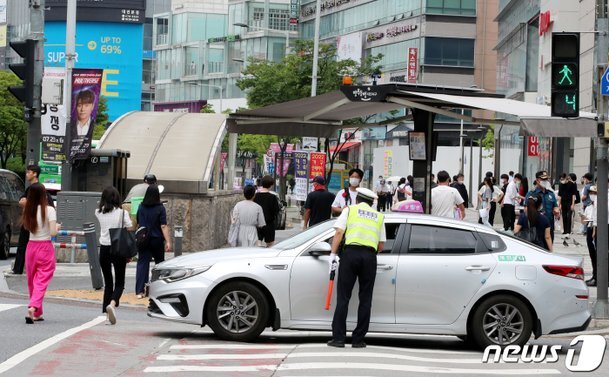  오늘부터 교차로 횡단보도 앞 일시정지 안 하면 범칙금 6만원·벌점 10점
