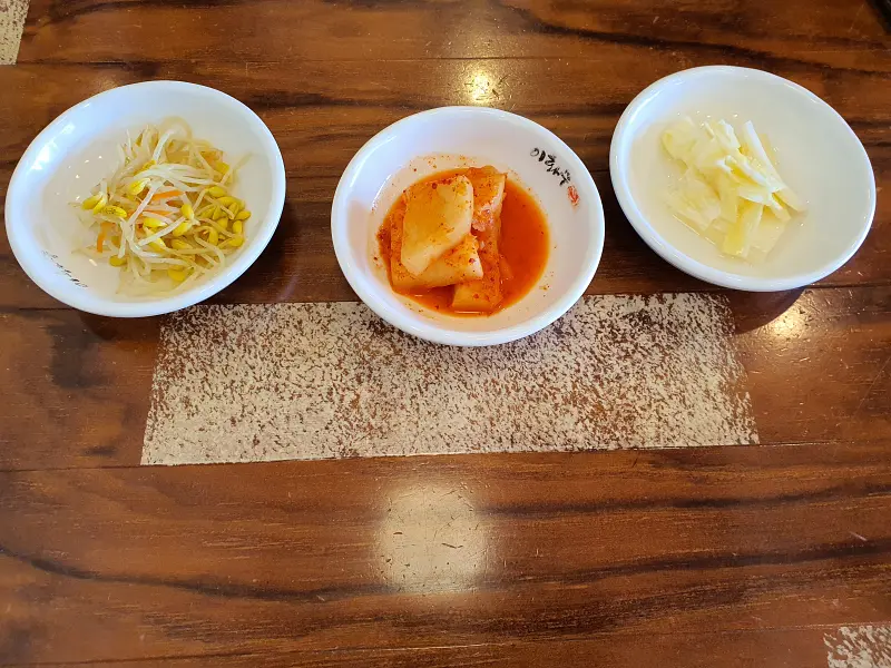 밑반찬 김치, 콩나물