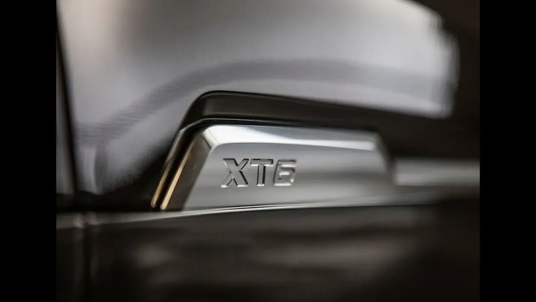 캐딜락 XT6 가격 실구매가 모의견적 연비 제원 승차감 실내 디자인 인테리어 총정리