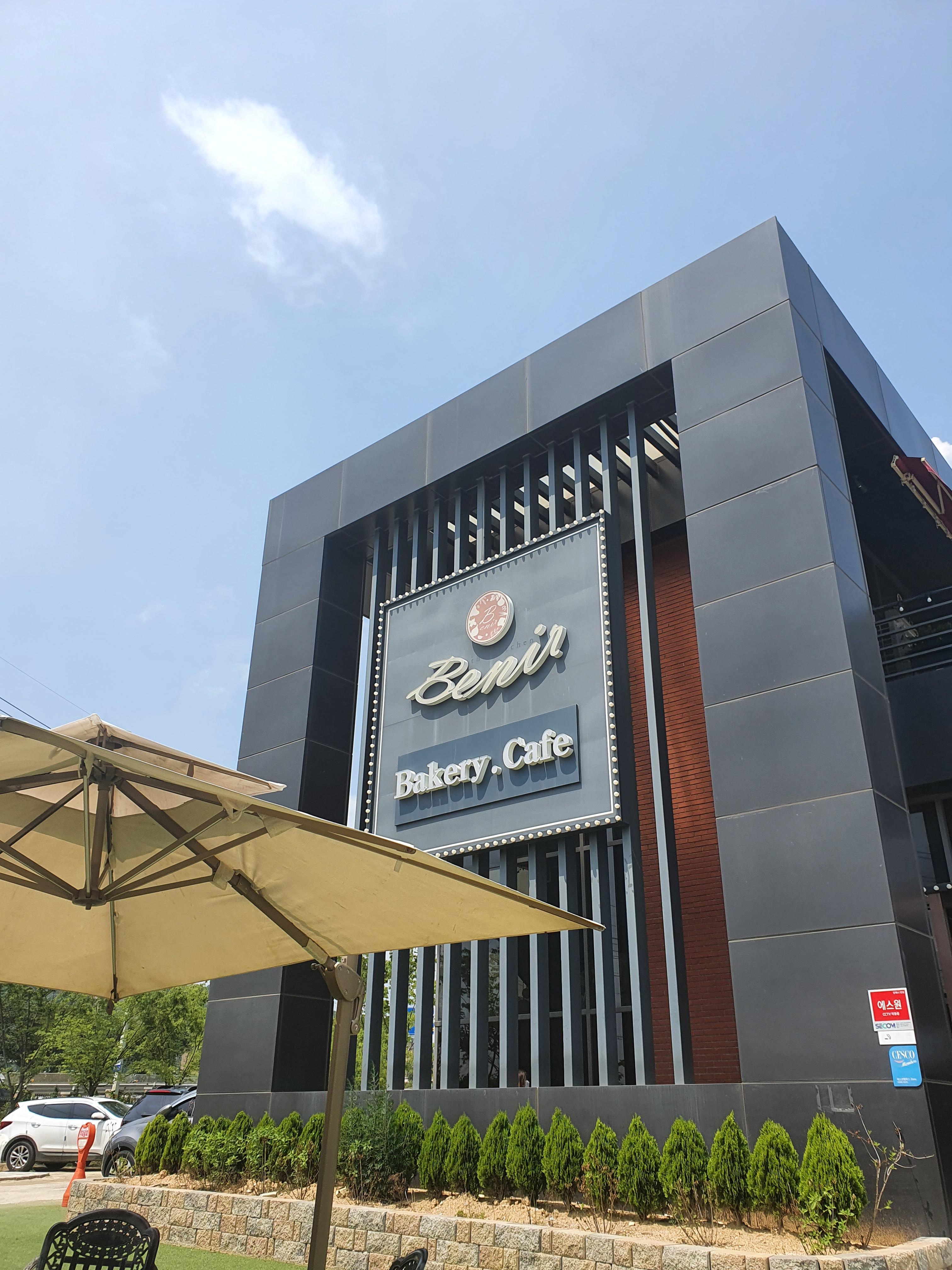  시흥 베니어 대형 카페(BENIR BAKERY CAFE) 후기(루프탑 및 야외정원 대형 베이커리 카페 추천)