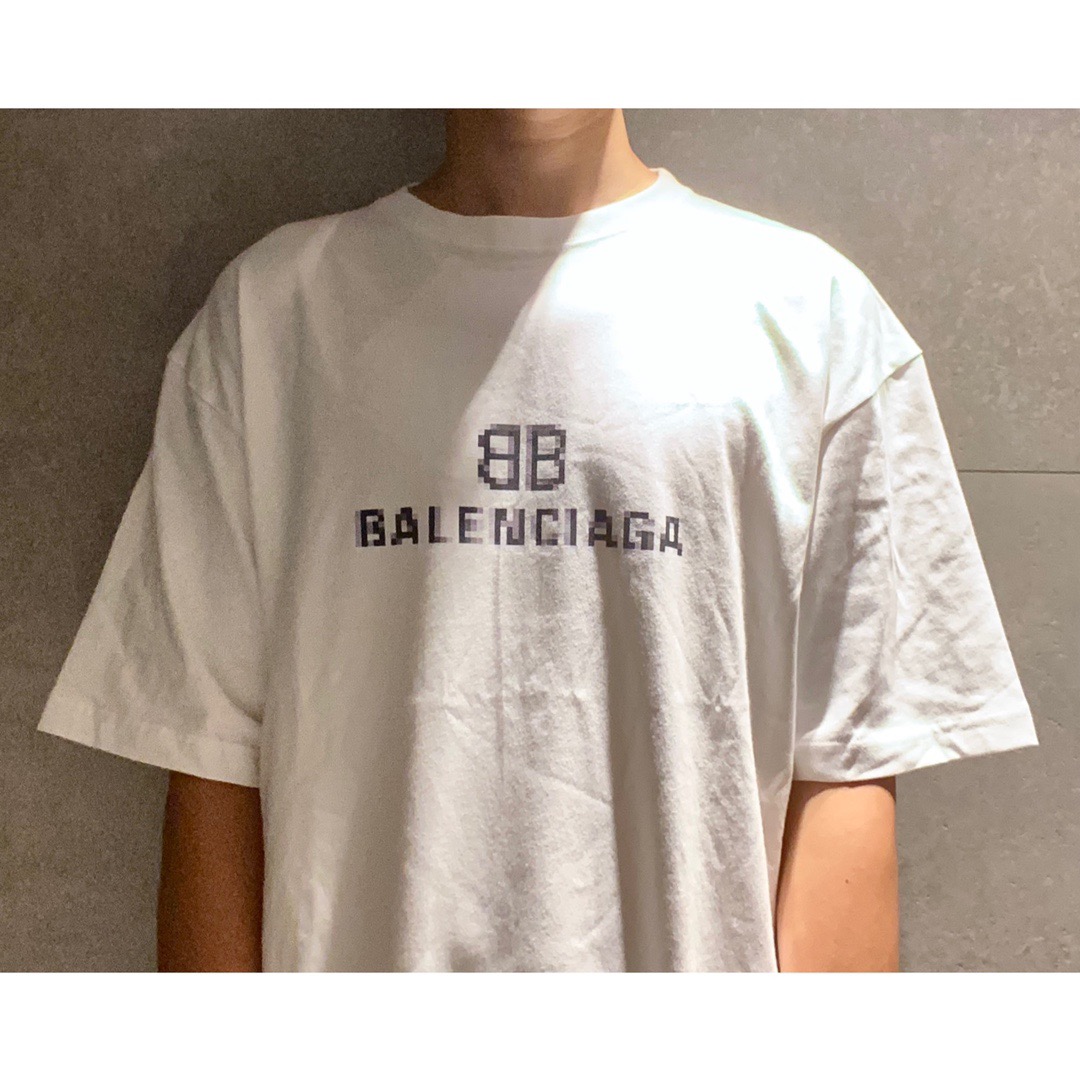  [BALENCIAGA] 발렌시아가 모자이크 BB 로고 반팔 티셔츠 (2 COLOR)
