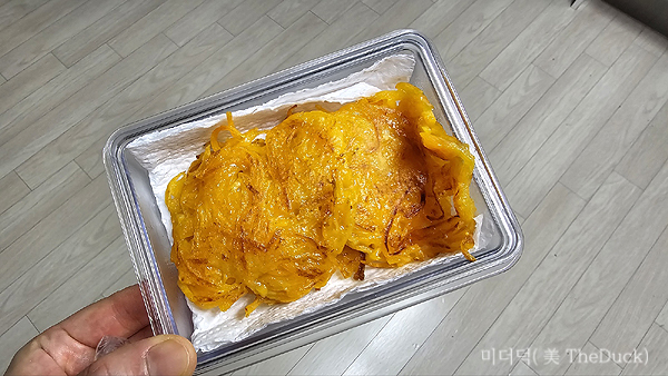 완성된 늙은 노란 호박전