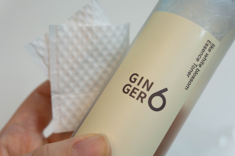 ginger 스킨케어의 시작은 이중기능성토너인 8