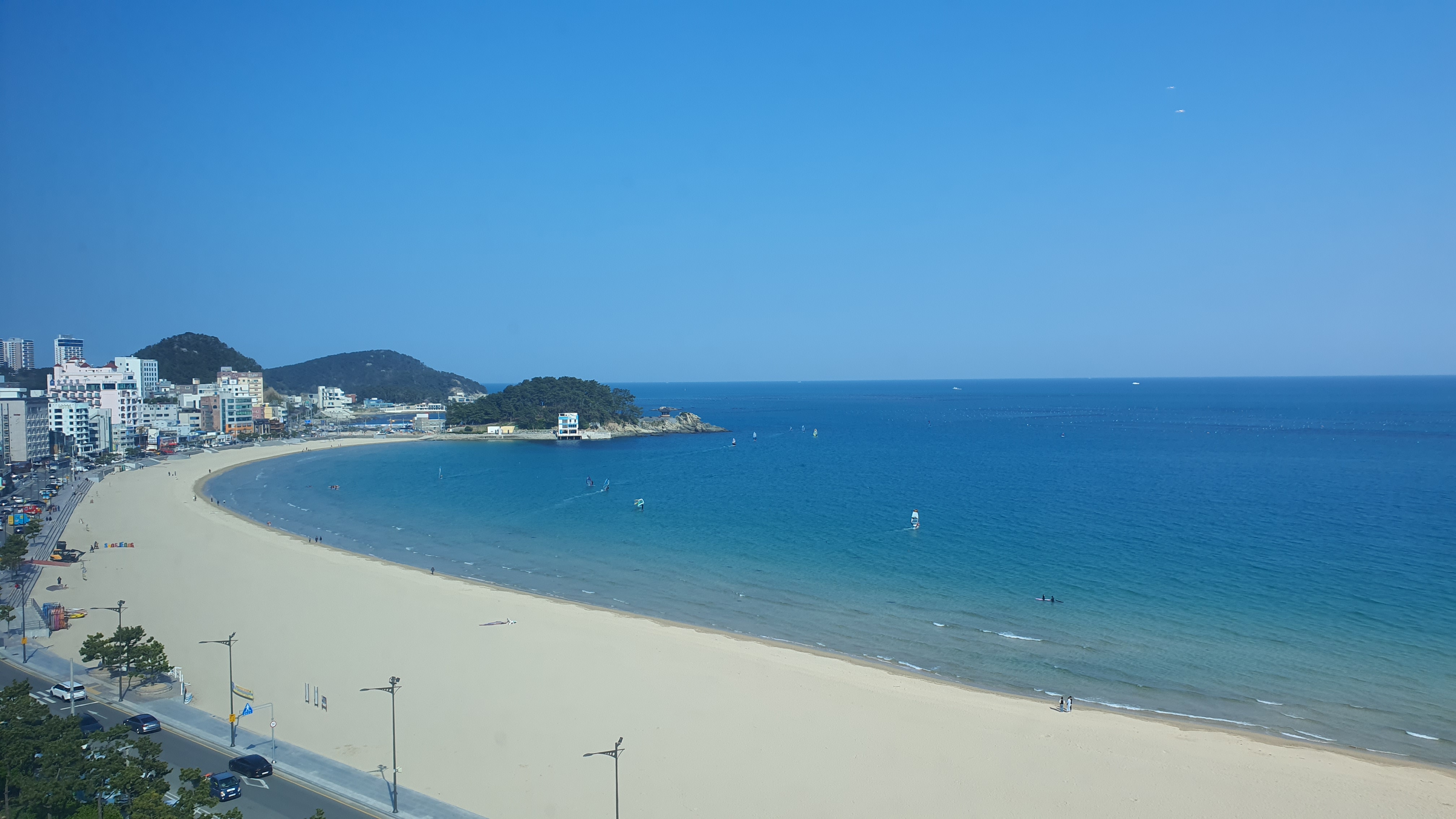 송정해수욕장 라온 호텔, 죽도공원, 해변열차