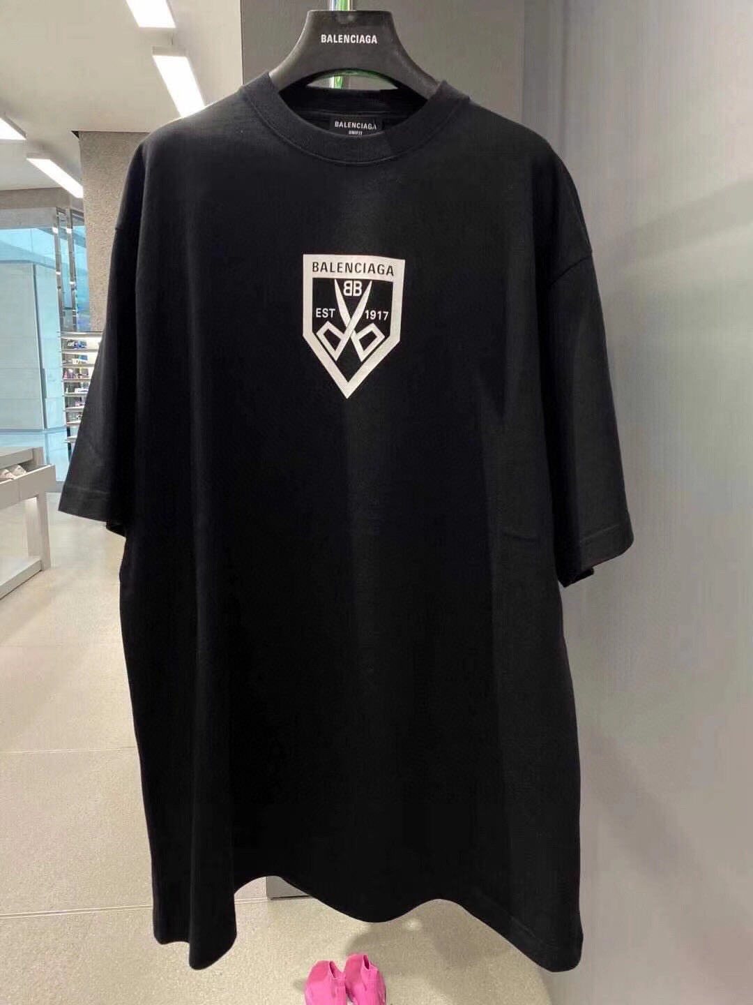  [BALENCIAGA] 발렌시아가 로고 프린트 반팔 티셔츠 651795 TKV77 1070