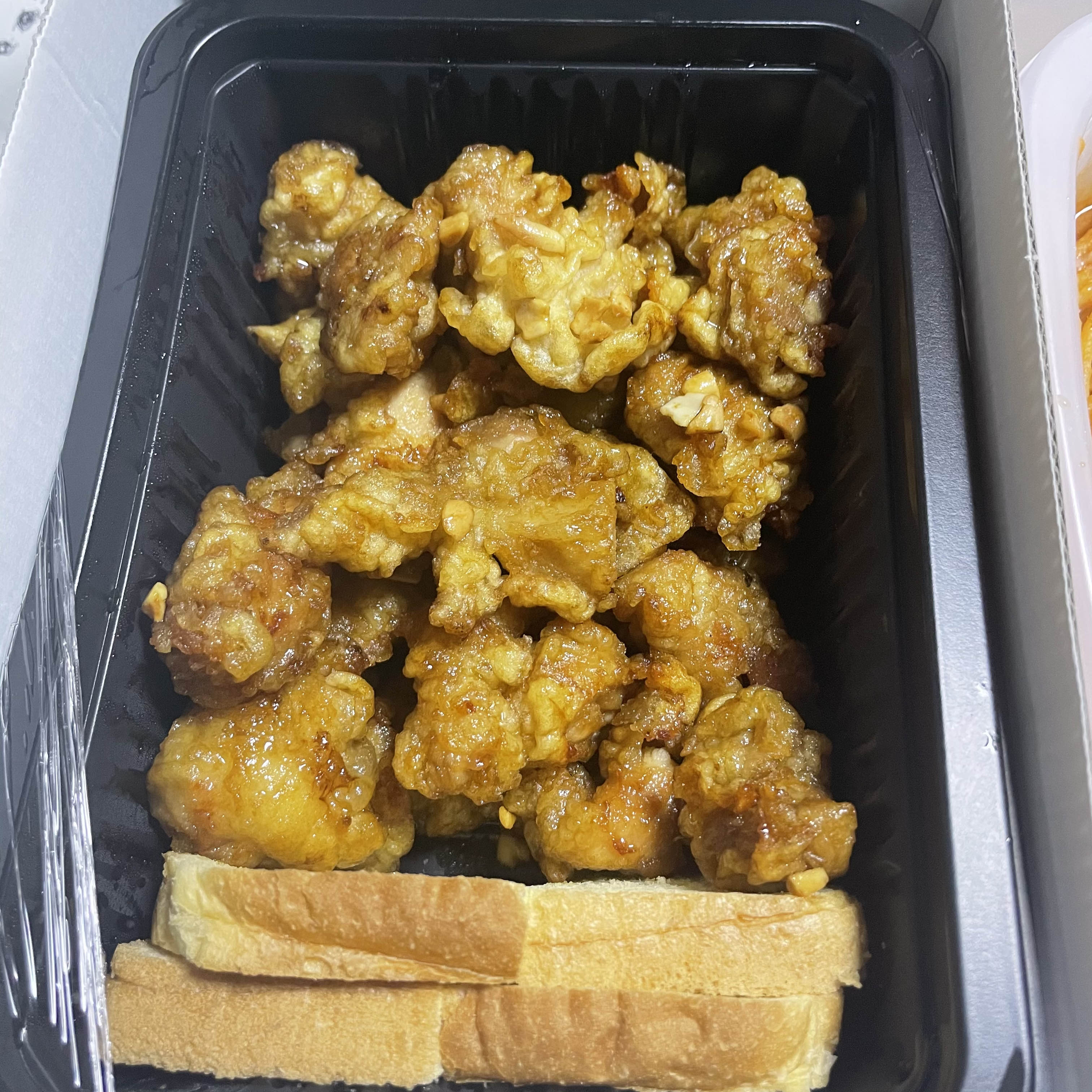  깐풍기와 파스타 생각보다 괜찮은 조합
