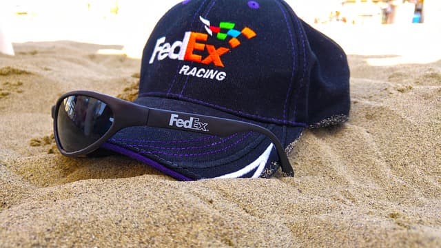 페덱스: 친환경 물류 시스템과 지속 가능한 배송 전략