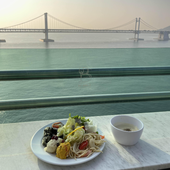 에이치에비뉴 광안리점 테라스에서 먹는 조식