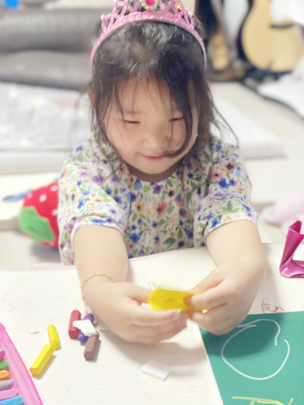 눈에 띄게 향상된 손끝과 창의력 유아 방문 미술 6개월째에 13