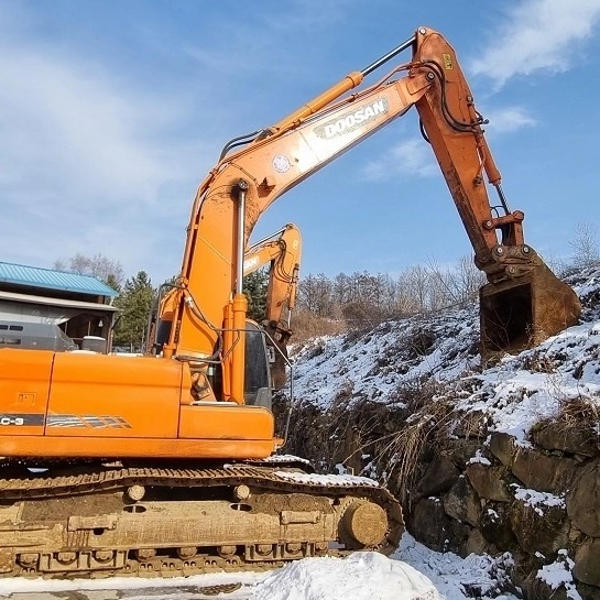  두산 DX300LC 2014년식 6500만원 판매합니다.
