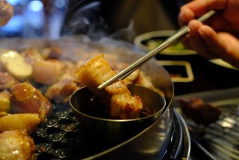 흑돼지 뼈삼겹