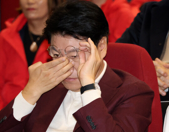 장제원 전 의원 사망…성폭력 혐의 수사 중 숨진 채 발견