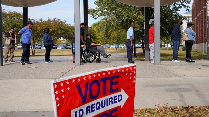 [미국 중간선거] 새로운 여론조사는 민주당에 &#39;불길한 징조&#39; GOP maintains lead in voter turnout likelihood