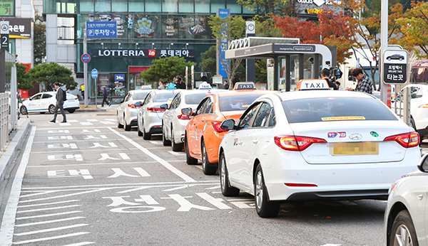  카카오 택시, GPS 기반 앱미터기로 요금 산정한다