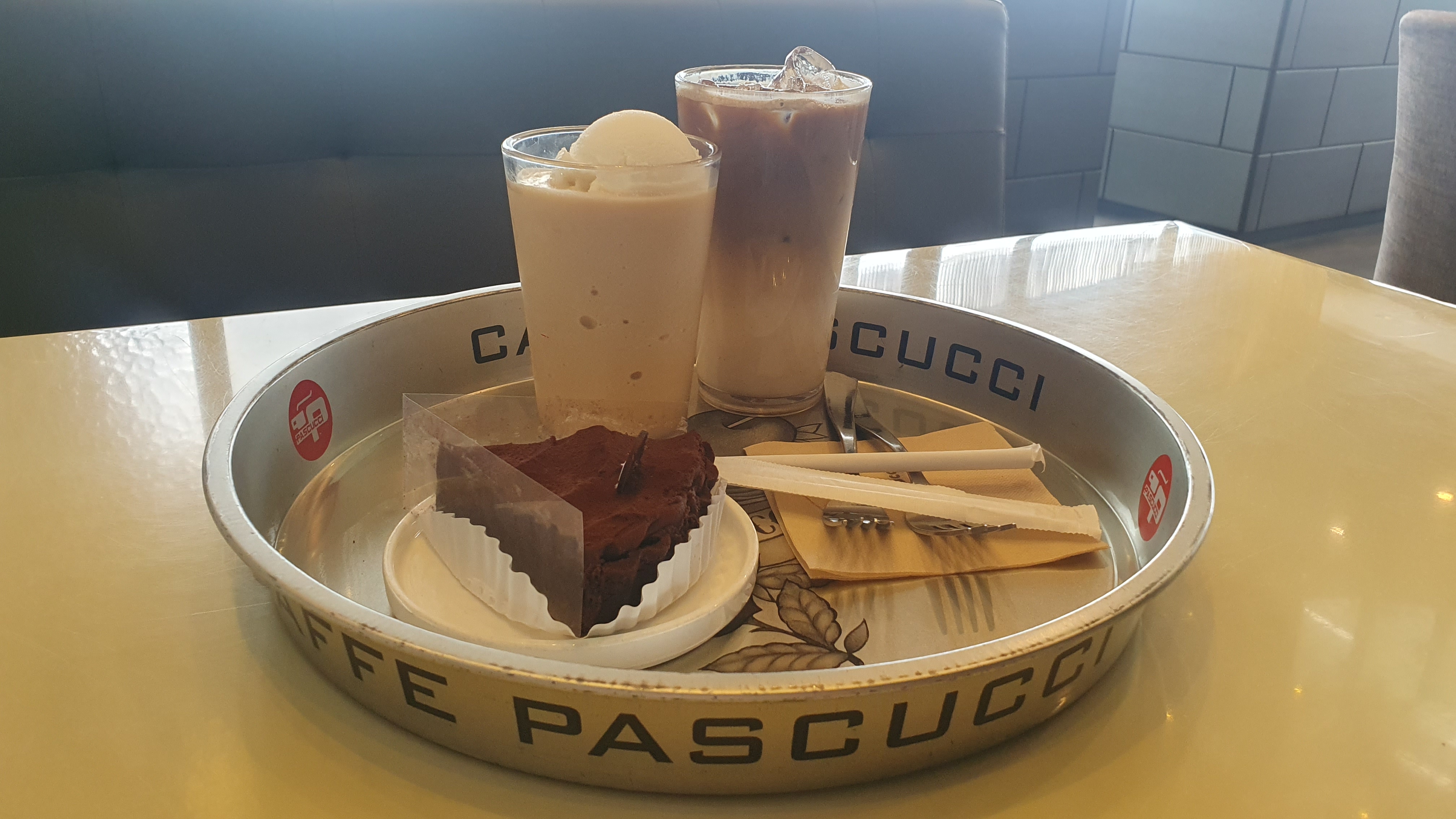 리얼 초코 타르트&#44; 솔트 카라멜 젤라니따&#44; 카라멜마키야또