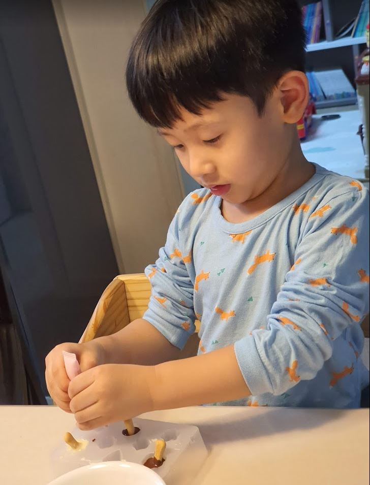  4살아이 집콕놀이 아빠와 함께 얼초 만들기