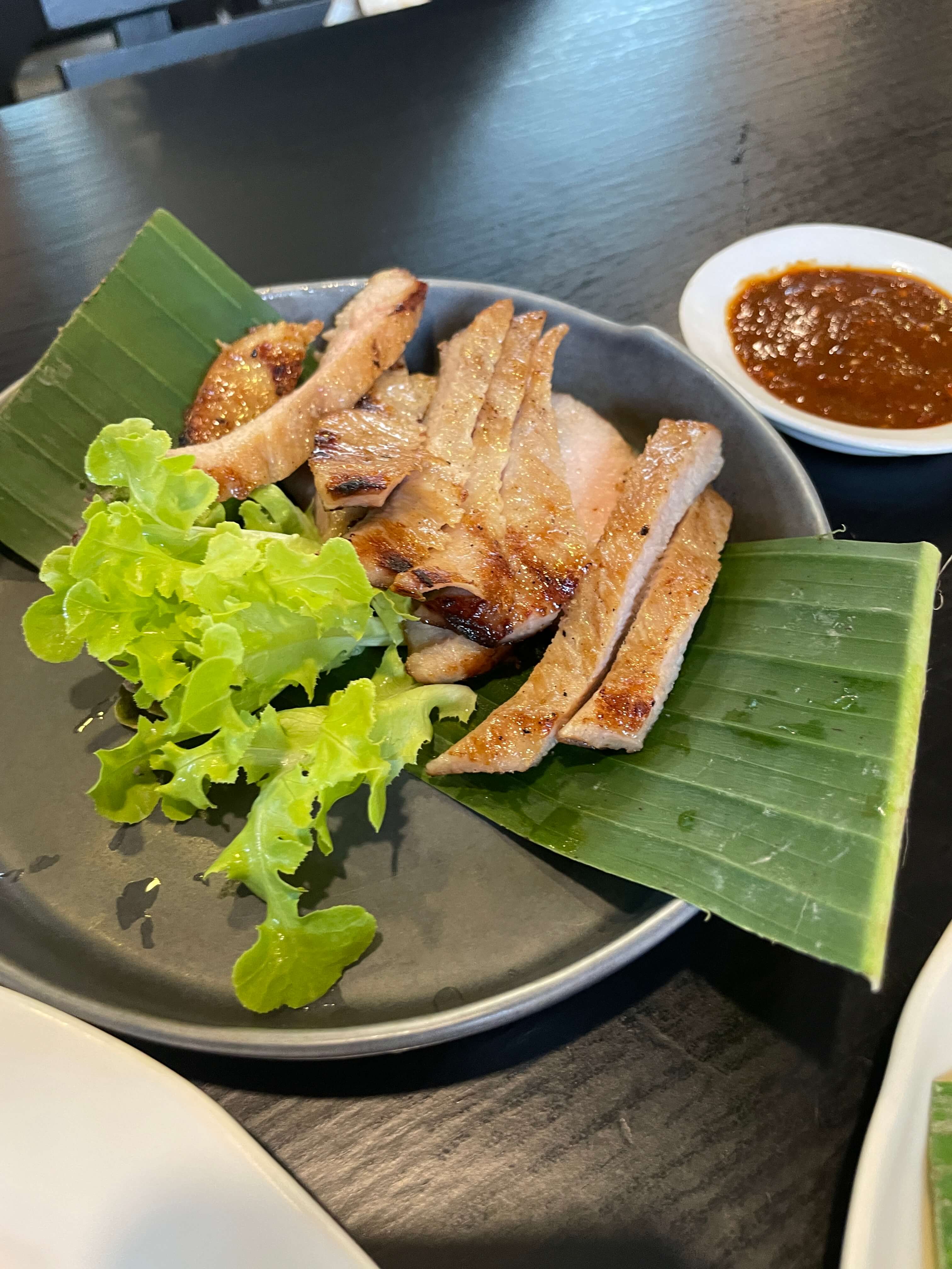 태국-방콕-스쿰빗-맛집-반쏨땀-항정살-구이