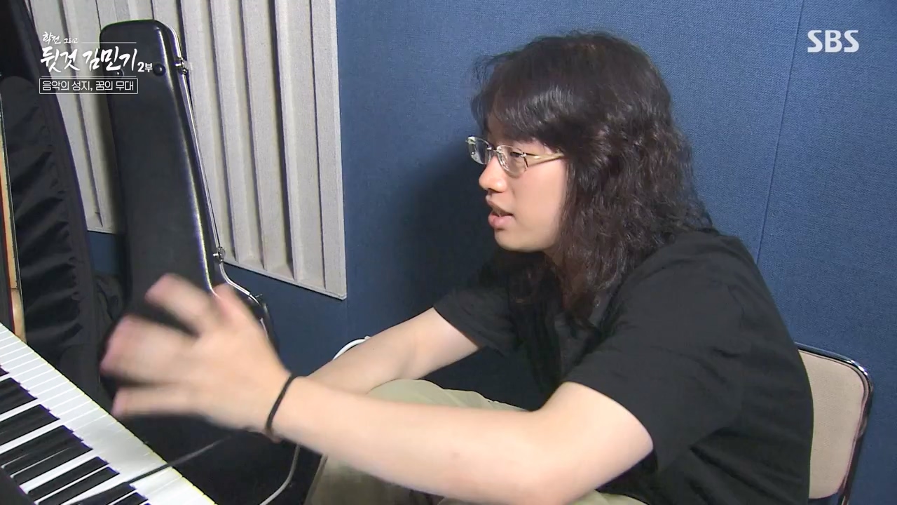 SBS 스페셜 학전 그리고 뒷것 김민기 2부.E660.240429p-NEXT.mp4_20240502_203513.659.jpg