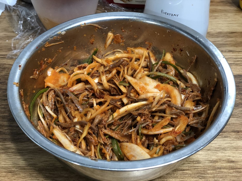  입맛 돋우는 양지무침 레시피