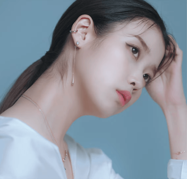  아이유 제이에스티나 여름 화보 2021 S/S