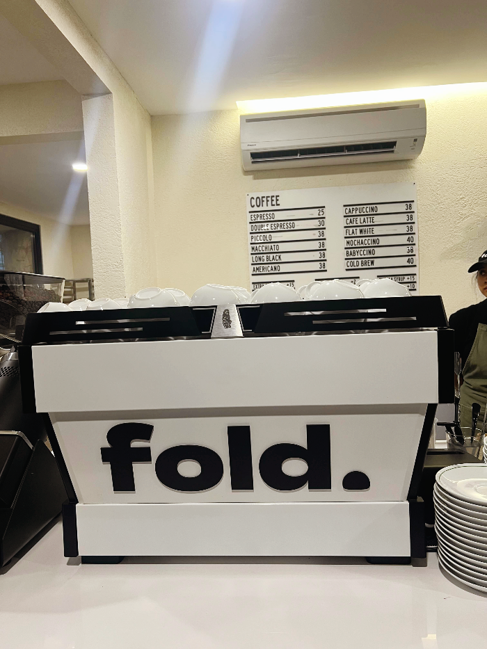 우붓의 감성카페 Fold Ubud: 야외 정원이 이쁜 세련된 쉼터