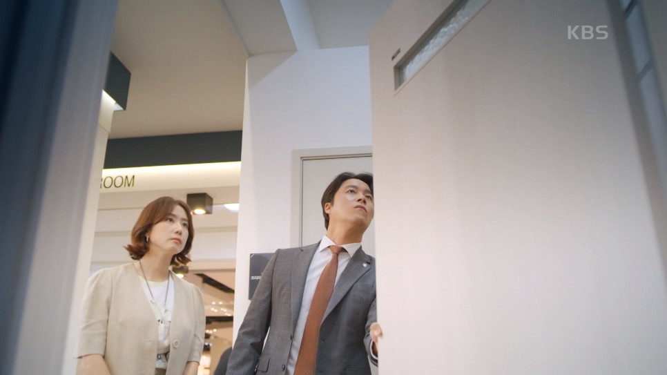 네. 광자매 화장실 문. 예림문. 우리 집도 바꿀까?