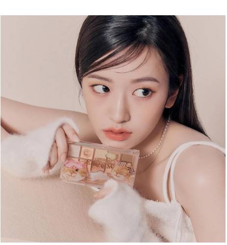  천의 얼굴 아이브 안유진 고양이 인간으로 변신 .jpg f . 클리오화보