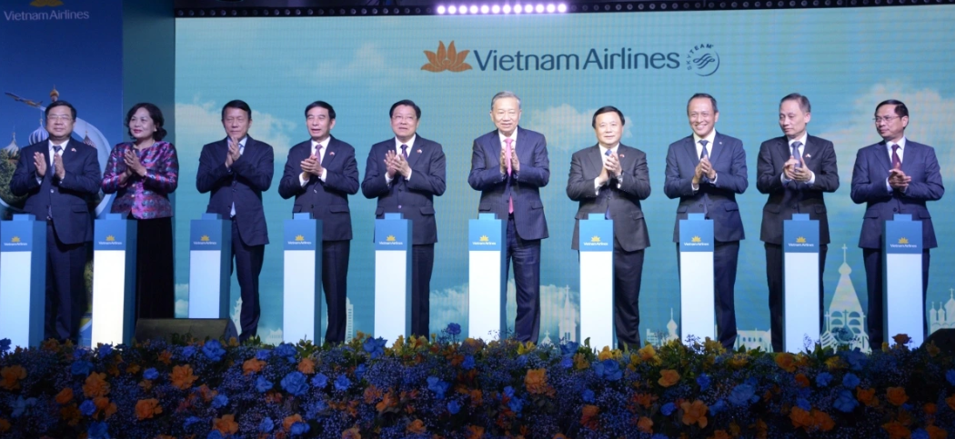 img src="베트남_모스크바_직항.jpg"alt"베트남 모스크바 직항 노선 개통식"