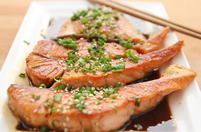  생선요리를 할때 알아두면 좋은 방법들 !! ( 생선 비린내 없애는 방법 , 생선 비닐 벗기는 방법 , 생선 부서지지 않게 요리하는 방법 등등)