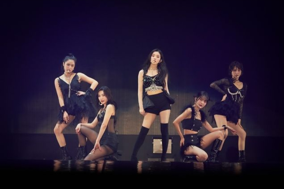  3년 5개월 만의 콘서트를 마치며…레드벨벳 "팬들과 닮아가는 것 같아"