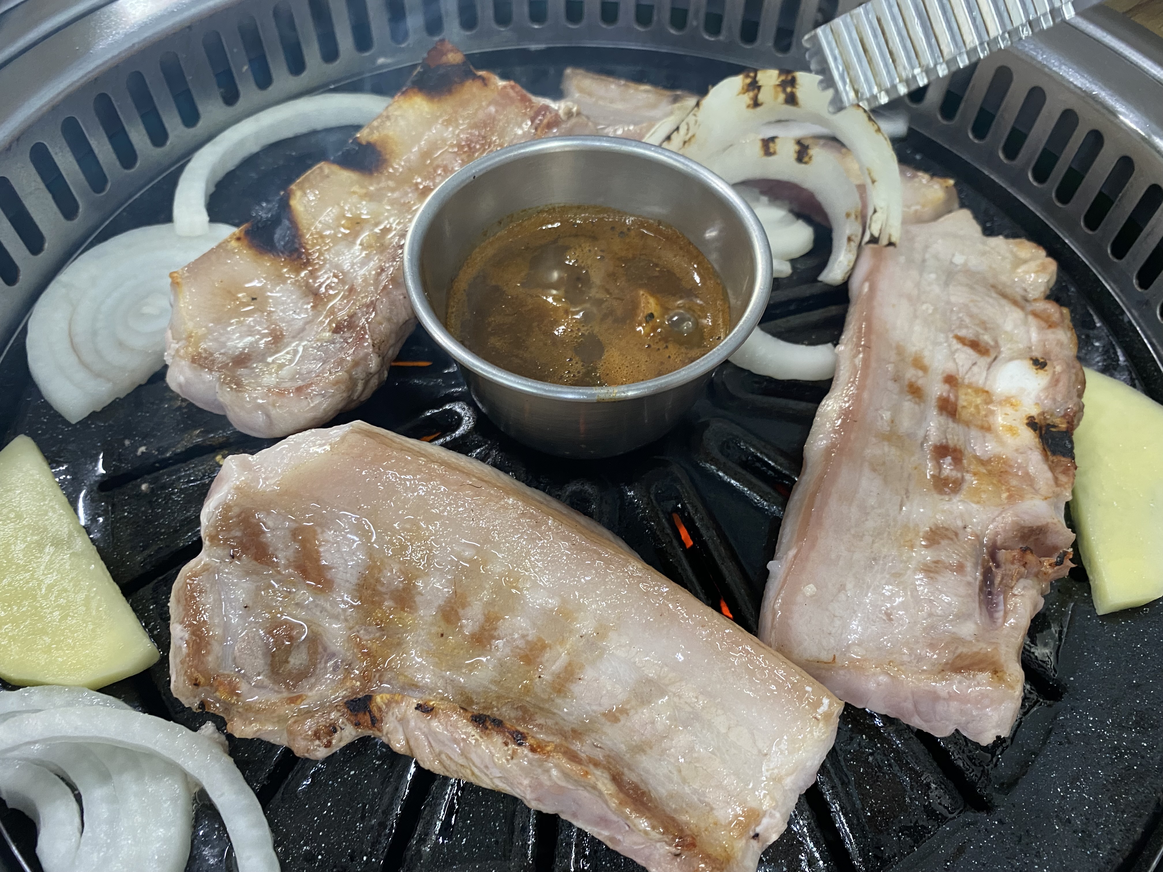  제주도 현지에서 먹는 가성비 흑돼지 오겹살 또장군!